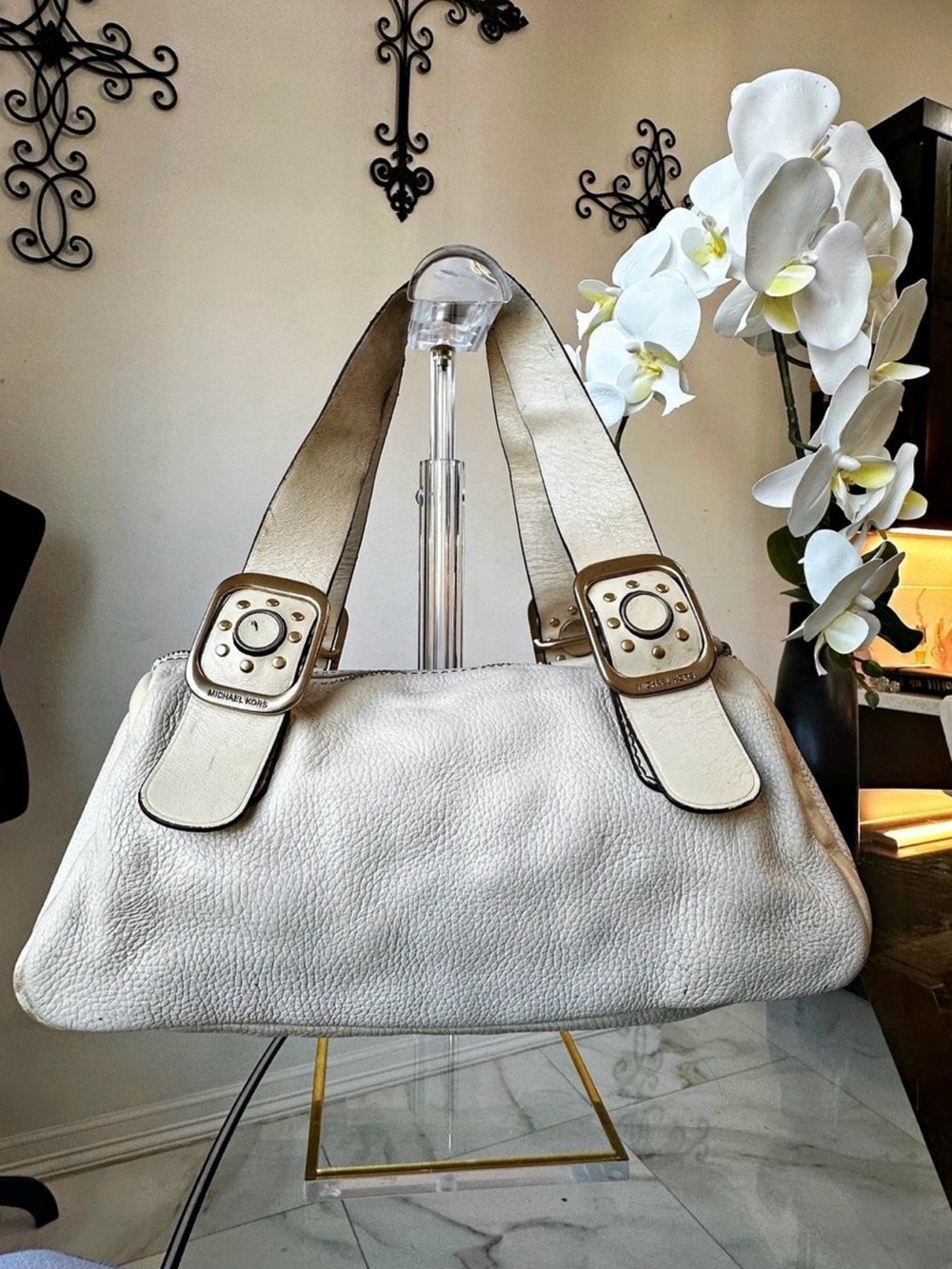 Michael Kors Zoe cream Pebbled Leather Dual Pocket Shoulder Bag - Picture 3 of 9